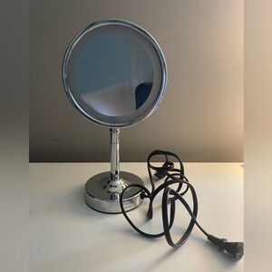 Makeup mirror - double sided